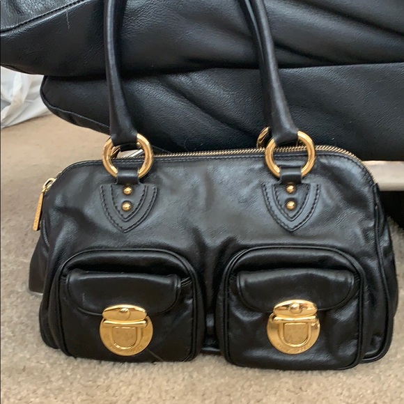 Marc Jacobs Handbags - Marc Jacobs Black & Gold Space Zipper Tote Bag